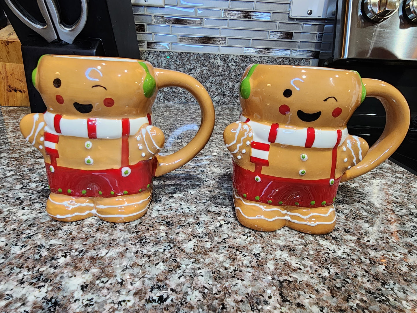 A Pair of Gingerbread Man Mugs (15 oz)