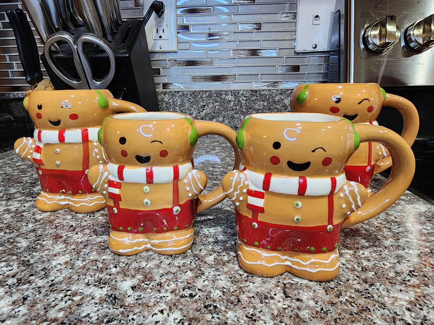 A Pair of Gingerbread Man Mugs (15 oz)