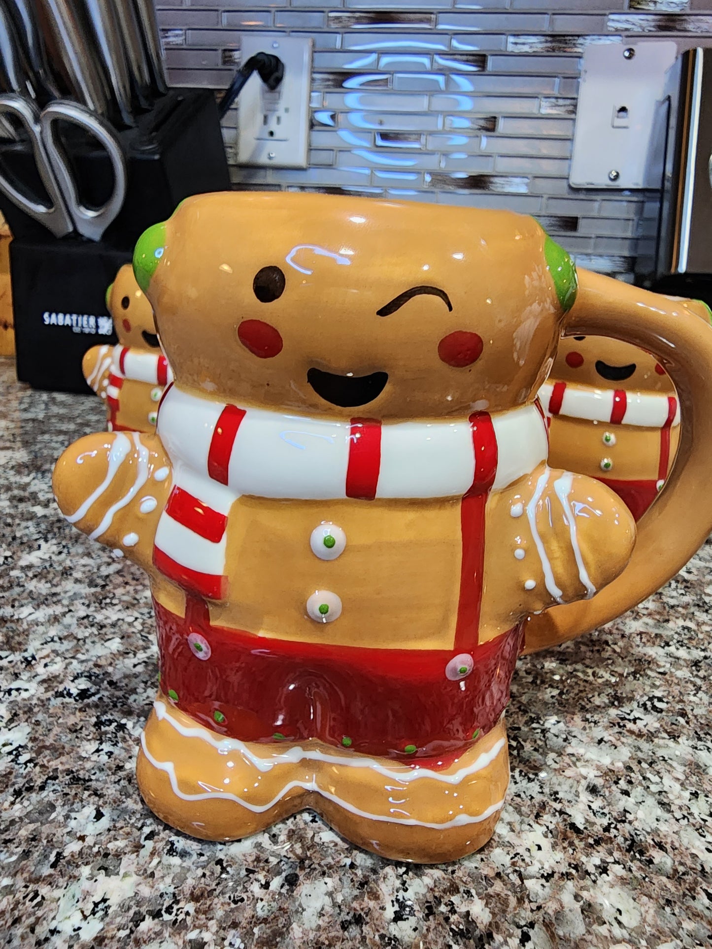 A Pair of Gingerbread Kid Mugs (9 oz)